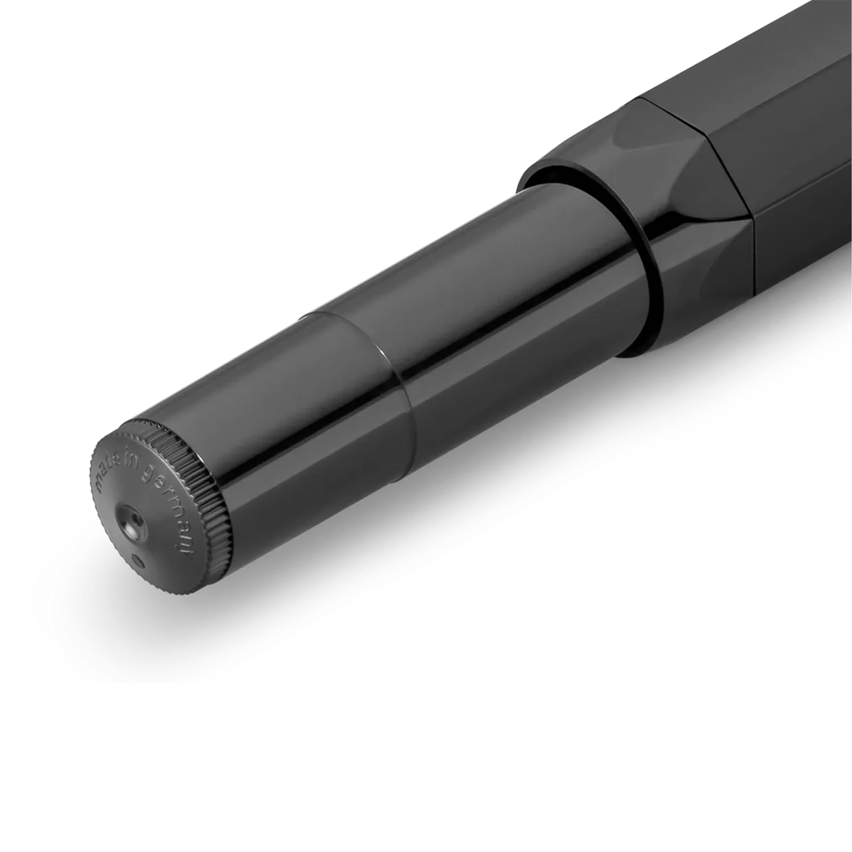 Kaweco SKYLINE SPORT Rollerball - Black

The latest technology, a gel refill and ceramic ball combined with timeless design made of high-quality plastic in fresh colours.

All black everything - our rollerball pen in black performs brilliantly in any situation. The colour can be combined elegantly and classically with various notebooks, papers and other accessories.

The Kaweco Sport has been around since 1911. The rollerball for the bag has a size of only 10.5 cm when closed and grows to a normal size of 1