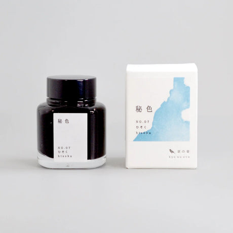 Hisoku is a pale green color like the color of celadon ware, and was given this name because of the mysterious beauty of the grayish blue-green color that is unique to pottery.

Dye ink product number: KO-0107
Capacity: 40ml
Uses: fountain pens, pens, brushes