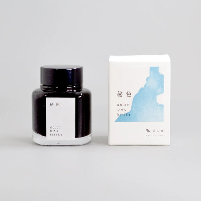 Hisoku is a pale green color like the color of celadon ware, and was given this name because of the mysterious beauty of the grayish blue-green color that is unique to pottery.

Dye ink product number: KO-0107
Capacity: 40ml
Uses: fountain pens, pens, brushes