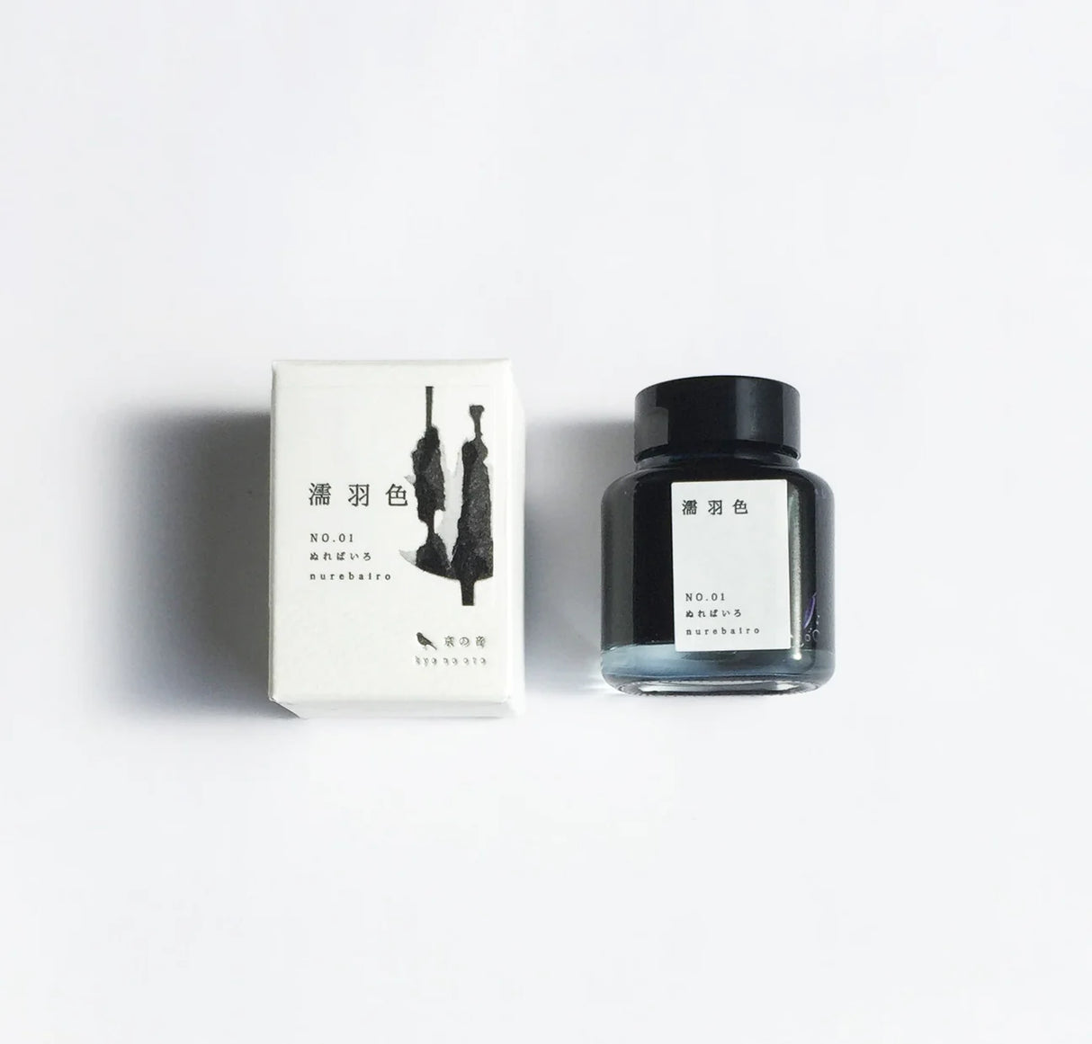 A lustrous black color like a crow's feather that has long been used as the name of a color to describe women's lustrous black hair.

Dye ink product number: KO-0101
Capacity: 40ml

Uses: fountain pens, pens, brushes