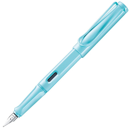 LAMY Safari Fountain Pen - Aquasky

Fountain pen, icon, global success: the LAMY safari has been a beloved classic since its introduction in the 1980s and enjoys a cult status untypical for a writing instrument. Countless colours and ever-changing special editions make hearts beat faster - whether for the pencil case or the carefully curated fountain pen collection.

The LAMY safari is more than the sum of its details: it is aesthetic, robust and individual. The distinctive, self-sprung clip keeps the writi