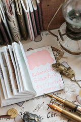 It’s a mini journal set!
There are two cover colors available, however this listing is specifically for the black cover.
This set includes:
mini tote bag*1/ star charm*1/ black mini leather journal*1/
mini brass journal charm*1/ mini notepad A*1/ Vintage number label sticker roll-white*1/
mini journal inserts*4/ mini ticket stamp set A*1