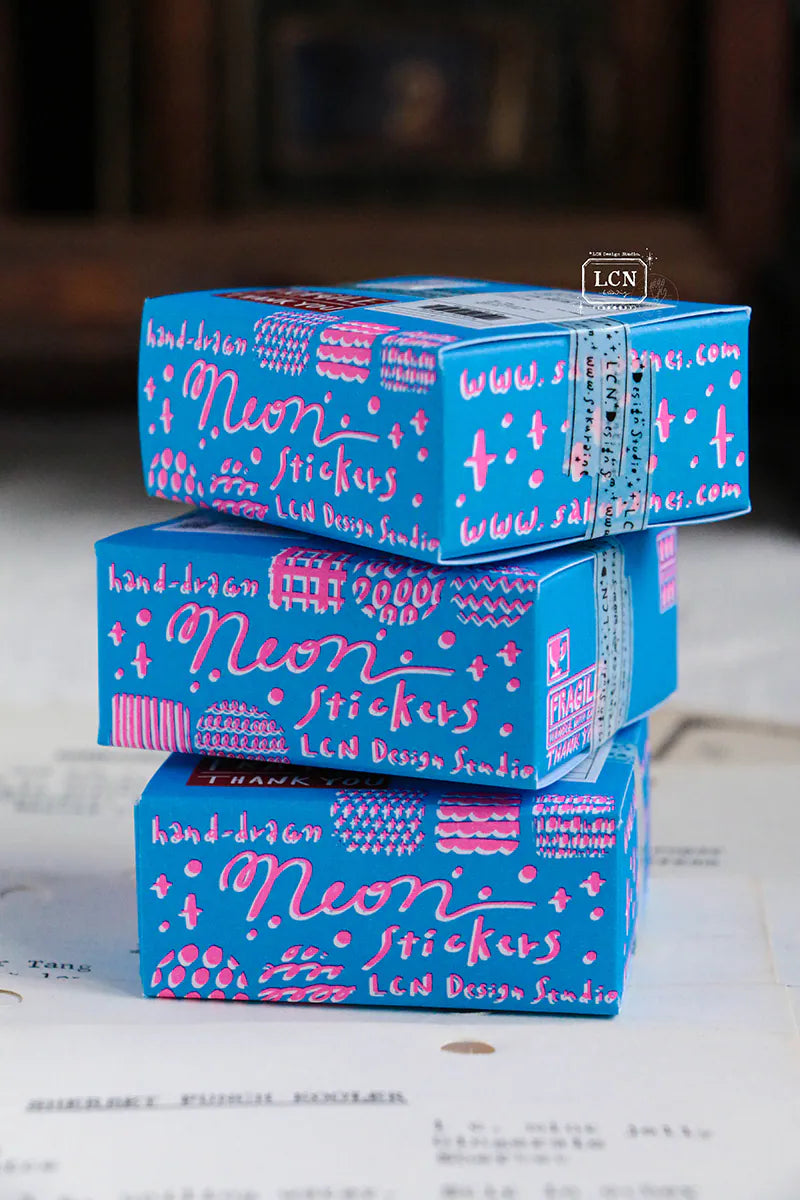 LCN Sticker club: Neon

A mini package box full of black and white stickers!
How cute is that!
It has everything: a fragile sticker, shipping label, and even an invoice!
That invoice is also a sticker!


35different designs x 2 different sticker materials include
uncoated paper sticker/ PVC sticker


Total 70+1stickers in 1 box.