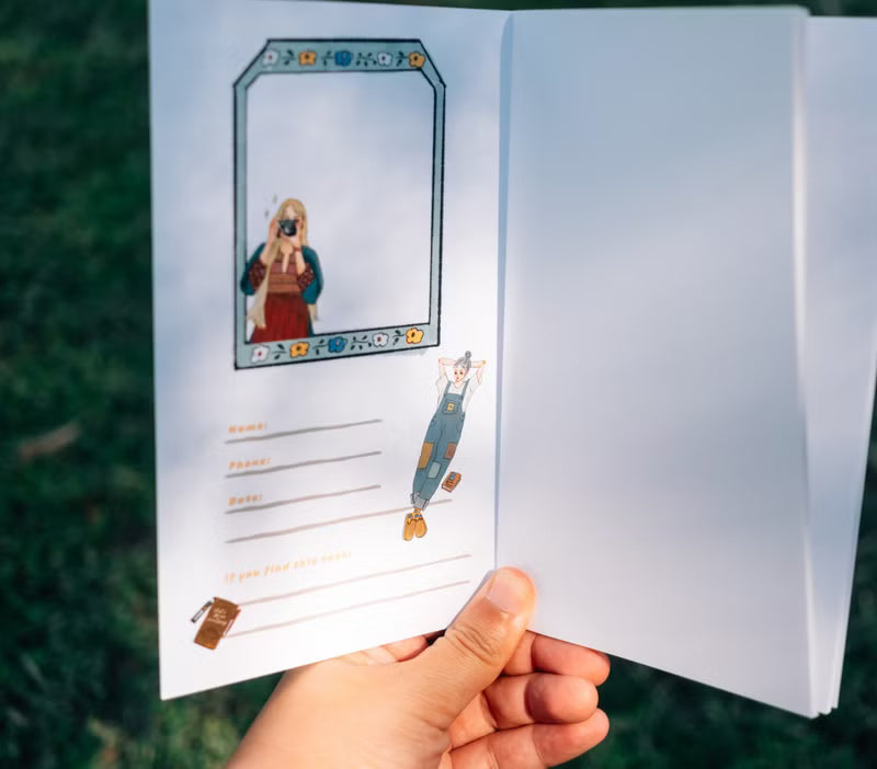 La Dolce Vita - Find Me in the Bookstore Notebook

Because of sunny days, rainy days
, because of broad-mindedness, because of the long
road, because of the coarse rice, because of the winding
alleys, I don't actually want to go to the bookstore
for anything, I just want to live a life with a bookstore/
if I can, I want to be a person in a bookstore.


Blank Pages

48 pages in total.
Paper: Bird of Paradise
Binding: thread binding
Size: 182*110mm