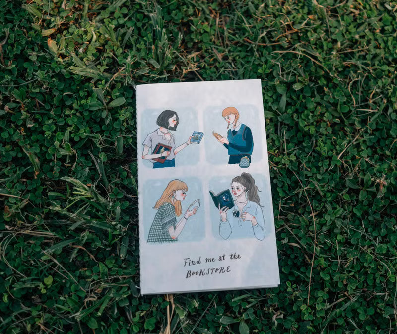 La Dolce Vita - Find Me in the Bookstore Notebook

Because of sunny days, rainy days
, because of broad-mindedness, because of the long
road, because of the coarse rice, because of the winding
alleys, I don't actually want to go to the bookstore
for anything, I just want to live a life with a bookstore/
if I can, I want to be a person in a bookstore.


Blank Pages

48 pages in total.
Paper: Bird of Paradise
Binding: thread binding
Size: 182*110mm