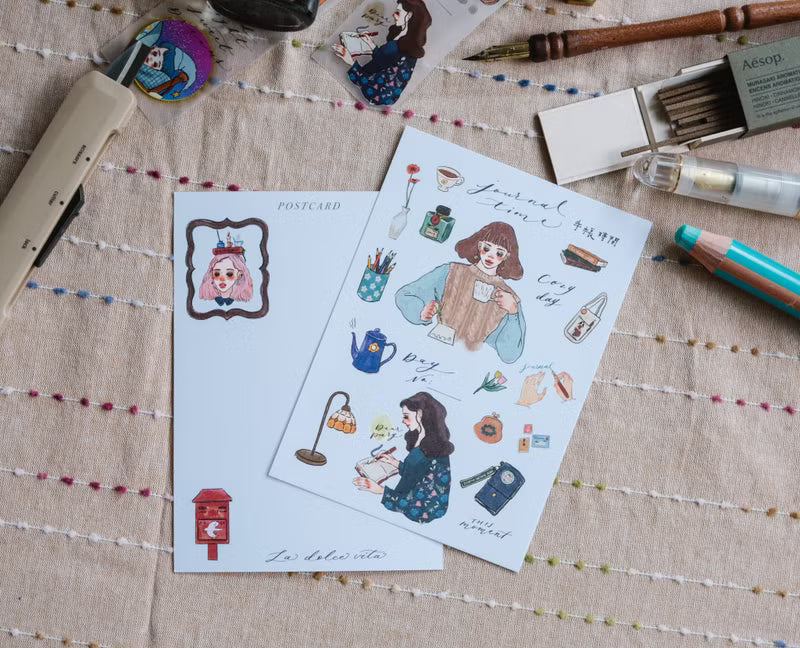 La Dolce Vita - Journal Time Postcard

Days embraced by love; people and things that are eager to cherish; A distant place that I still want to remember after arriving.
Recording that in this once-in-a-lifetime life, such precious bits
and pieces are my notebook time.

Incudes 1 postcard
Size: 105x148 mm
Material: Ivory 250g
Made in Taiwan