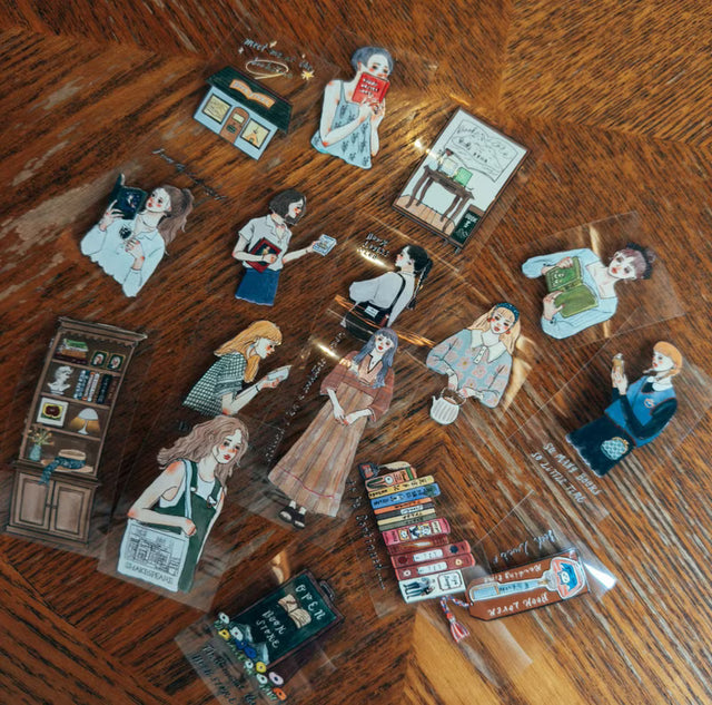 La Dolce Vita - Meet Me At The Bookstore

The PET version launched this time has added more bookstore elements 📖,
including bookstore owners, bookstore signboards and bookcases!
Because life has a lot of connections with bookstores,
I really want to share this beauty with everyone!
I wonder if you, who are also bookworms,
also have a treasure trove that belongs to you?

Product information:
PET tape
4 cm wide, 10 meters long, 90 cm long
Made in Taiwan

Material: Ivory 250g
Made in Taiwan