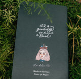 La Dolce Vita - Reading in the Grass Notebook

It is a good day to read a book!
Bring a favorite book,
lie on the grass and let nature read with you.


Blank Pages

48 pages in total.
Paper: Bird of Paradise
Binding: thread binding
Size: 182*110mm


Because the binding is thread binding, there may be threads exposed at the beginning and end.
This is a normal phenomenon and does not affect use.