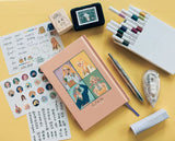 Carefully crafted,
Bringing you a brand new version and format!
The first part is the monthly plan, followed by the weekly plan for 54 weeks.

Highlights:
1. Fill in the date yourself
2. Months from January to December
3. Monthly Notes: 12 patterns in total
4. 54 weeks in total
5.Two styles that we think are the most useful
6. Weekly Notes: 18 patterns, cycled 3 times
7. There is a book cover!

Can be flattened 180 degrees!
A total of 160 pages perfectly bound
Inside page: Bird of Paradise 75g
Size: 168x182