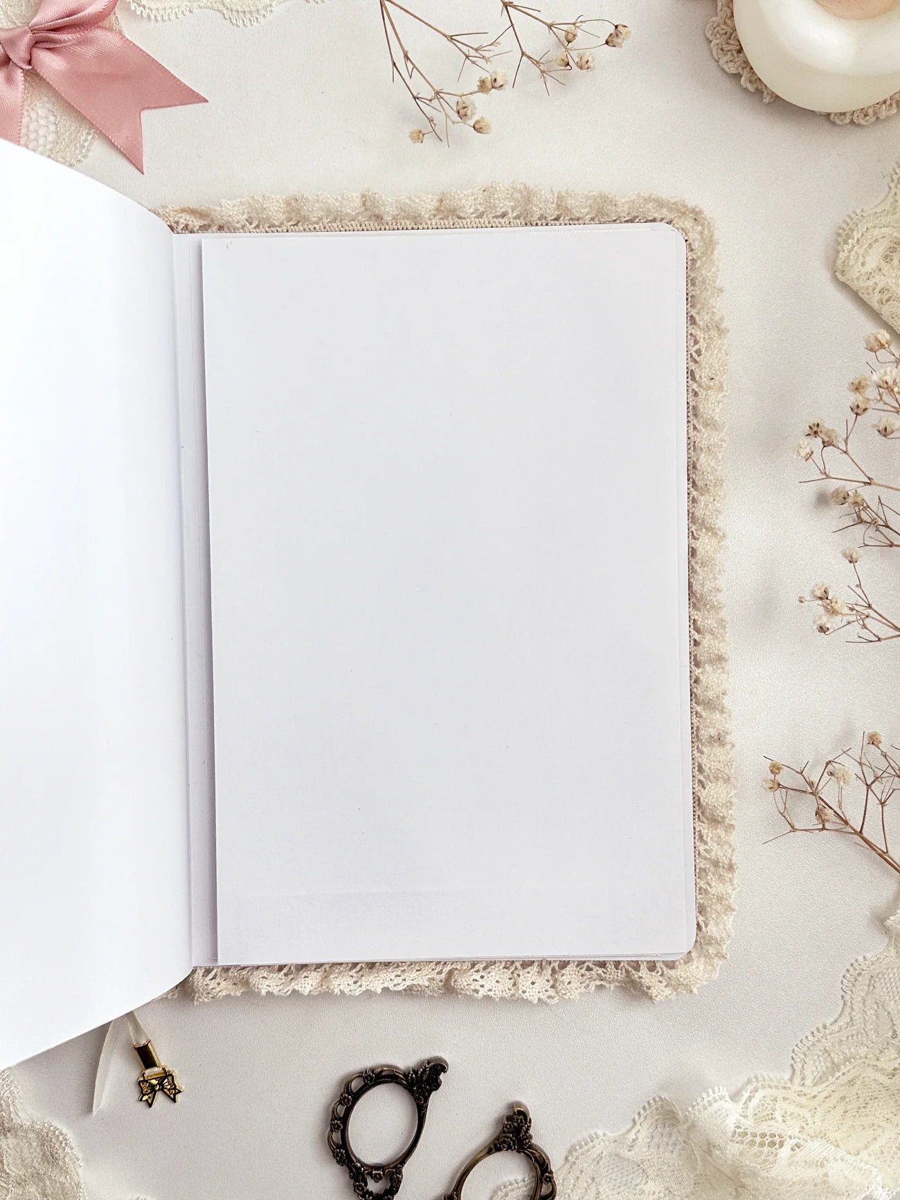 leelajournals Calico Cat A5 Notebook (Dotted, Lined)