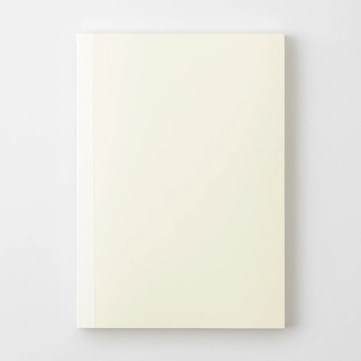 Ample margins and a simple, easy-to-use format. Starting December 2026 (14 months). This&nbsp;diary features a flexible monthly block format with ample margins, and a combination of 8-ruled and plain memo pages.


The MD paper offers excellent writing comfort and prevents bleed-through, even with a fountain pen. The flat-opening thread binding ensures a simple, high-quality diary that takes advantage of the quality of the material and inspires creativity with its streamlined design.&nbsp;MD paper is used no