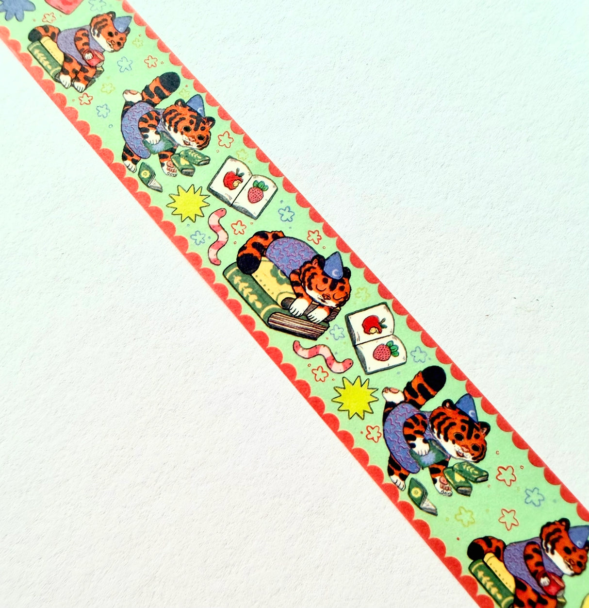 Marika Paz Illustration Washi Tape - Tigers and Books

A washi tape full of sweet tigers reading books!