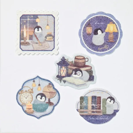 A flake seal depicting each day of the animals living leisurely.
I drew a penguin enjoying reading in the study with candles and lights.
It can also be used to decorate seals and notebooks.