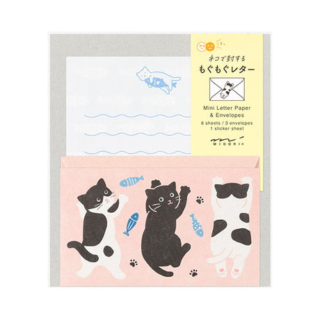 Mini letter set featuring a stingy animal motif: Seal and decorate with
stickers featuring uniquely shaped animals or foods, creating mini letters that bring a smile to both the writer and the receiver. These items are designed to spark communication.