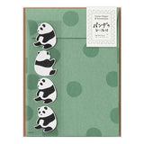 This letter set comes with a fluffy animal sticker. The letter paper is a small size that can be used like a single stroke of paper, and the envelope is conveniently sized to hold photos.
The letter has a moderate length, so it's easy to use for small thank-you letters or letters in everyday life.