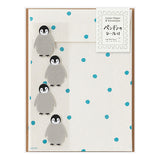 This letter set comes with a fluffy animal sticker. The letter paper is a small size that can be used like a single stroke of paper, and the envelope is conveniently sized to hold photos.
The letter has a moderate length, so it's easy to use for small thank-you letters or letters in everyday life. The envelope made with warm-textured paper features polka dot patterns inspired by snow.