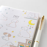 A&nbsp;format where you can fill in lots of schedules and records:&nbsp;the left page is your weekly schedule, and the right page is filled with plenty of notes. The full-color text with a changing design each page offers the fun and excitement of turning pages, allowing you to use it for a year without getting bored.&nbsp;The illustrations drawn on the monthly and weekly pages of the same month are designed to convey the expansion of the worldview. It feels like a story of a story, and you can even glimpse