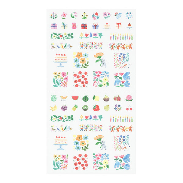 The "Yohaku Floral Pattern" is a design by illustrator Aiko Poole. Put flowers or gifts in the blank spaces of the monthly block pages to make your planner more enjoyable.