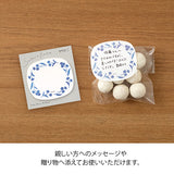 The "blue floral pattern" is an elegant design that resembles a ceramic pattern. The design features watercolor flowers to add an organic touch to your everyday notes.&nbsp;

The sticky notes are made of paper that retains a texture rather than tracing paper, and is faintly transparent.


Includes 24 notes in each package