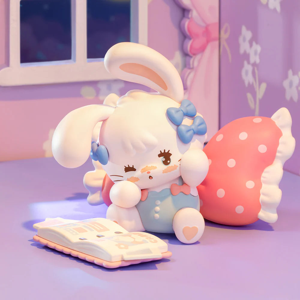 Surprise Figure Dolls: This series includes 6 different figures and 1 SECRET EDITION figure (Squirrel).

You will never know what you get until you open the box.

Material: PVC, Paper