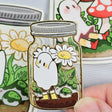 ❤ Daisy Ghost In A Jar Pin ❤

&nbsp;This adorable enamel pin is perfect for your backpacks, jackets/denim jackets, purses, ITA bags, lanyards, and more!

____________

Size: - 1.5 x 2"