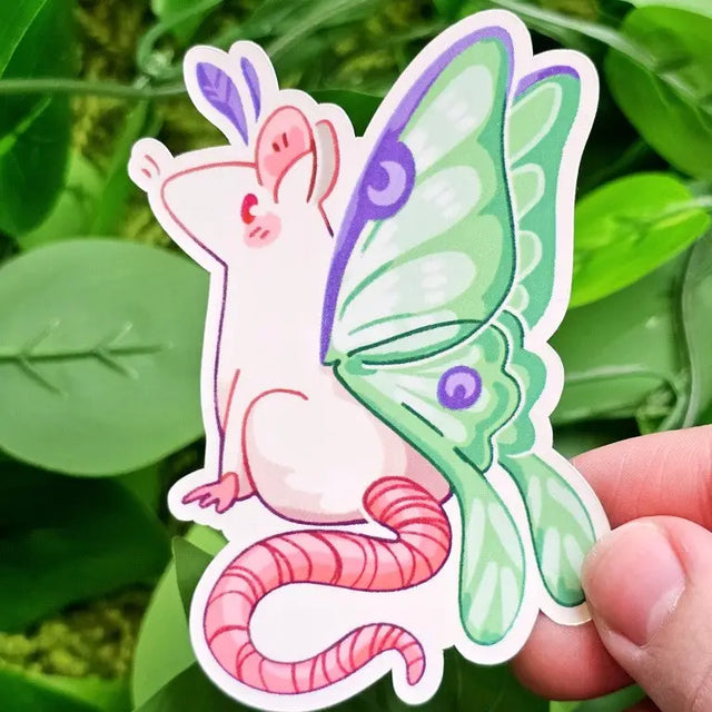 ❤ Mothrat Stickers ❤

My new moth rats are fresh as a daisy!
These cuties are perfect for decorating your sketchbook cover, laptop, phone case, skateboard, and more!

____________

Size: -&nbsp;3.5x3"
Materials: Laminated Waterproof/Weatherproof Material