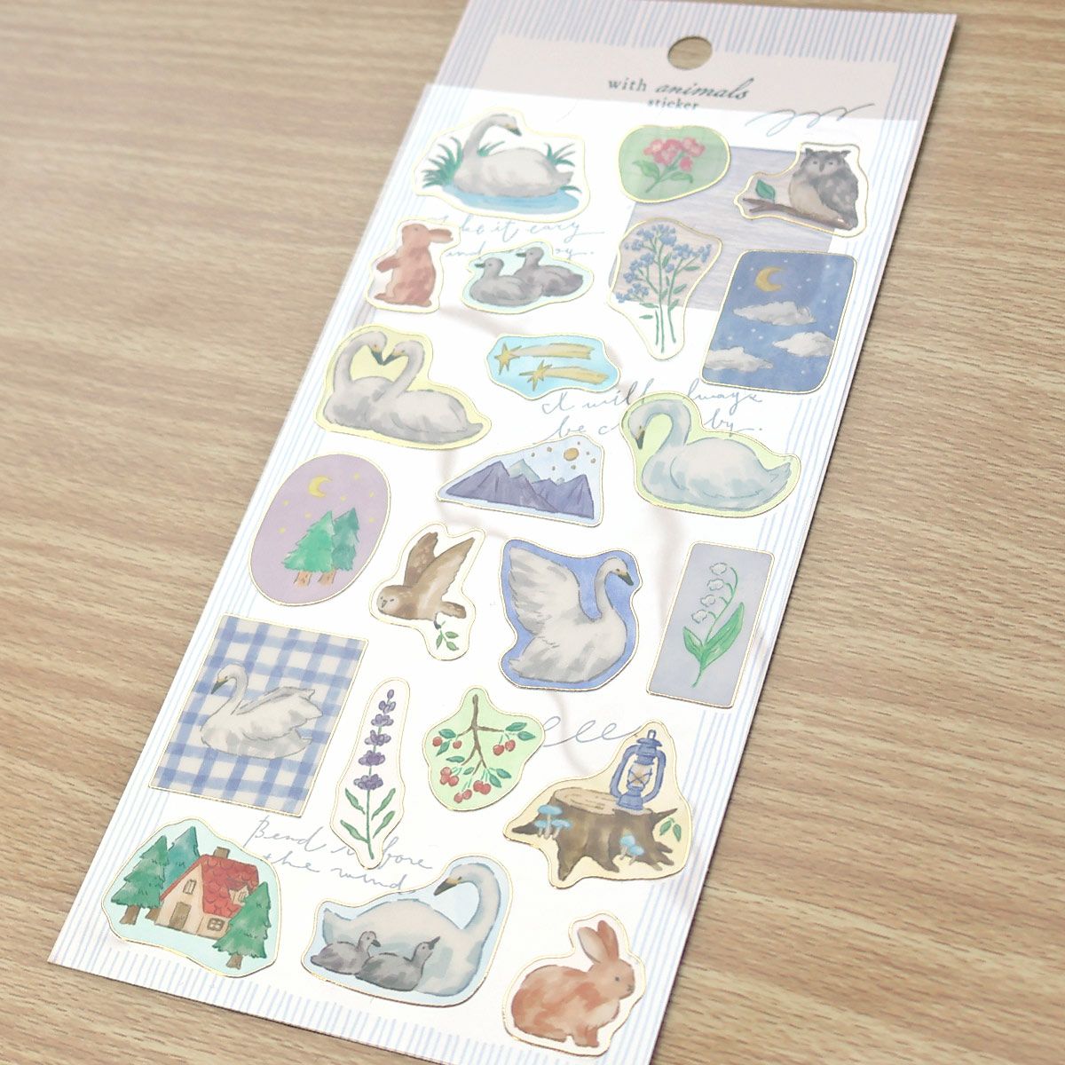 An illustration sticker with the theme of the peaceful daily life of animals is now available!
It features a gold rim around the seal.
Please also pay attention to the sheer piece design.