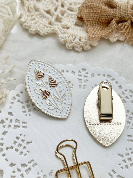 Mushroom Almond Shaped Journaling Clip