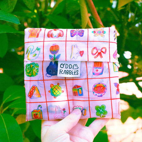 Odd Rabbits - It's the Little Things Reusable Bag

39x64x15cm reusable bag that folds up into a little pouch!

Pouch is attached to the bag.