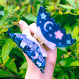 Odd Rabbits - Night Rabbit Hair Claw

'Night Rabbit' Hair Claw. This claw is 3.5 inches long, and made of acetate.

Claws come in a plastic bag. Please message me if you need specialized packaging.&nbsp;