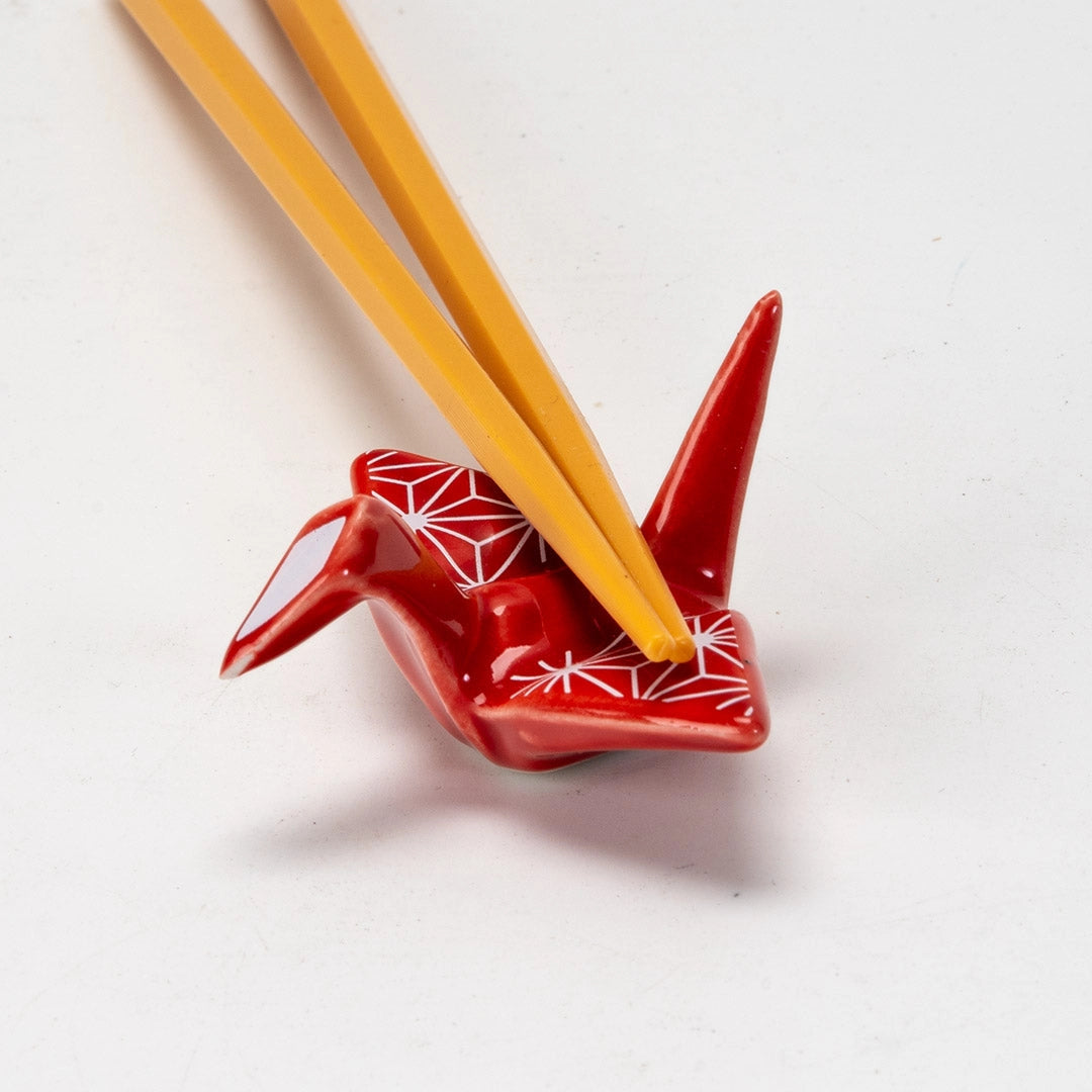 These cute ceramic rests are a perfect stationery addition to your desk! Use them for pens, paint brushes, or take them to your kitchen as a chopstick rest!

Size:2"L
Material: Porcelain
Weight: 1.6 oz
Origin: China