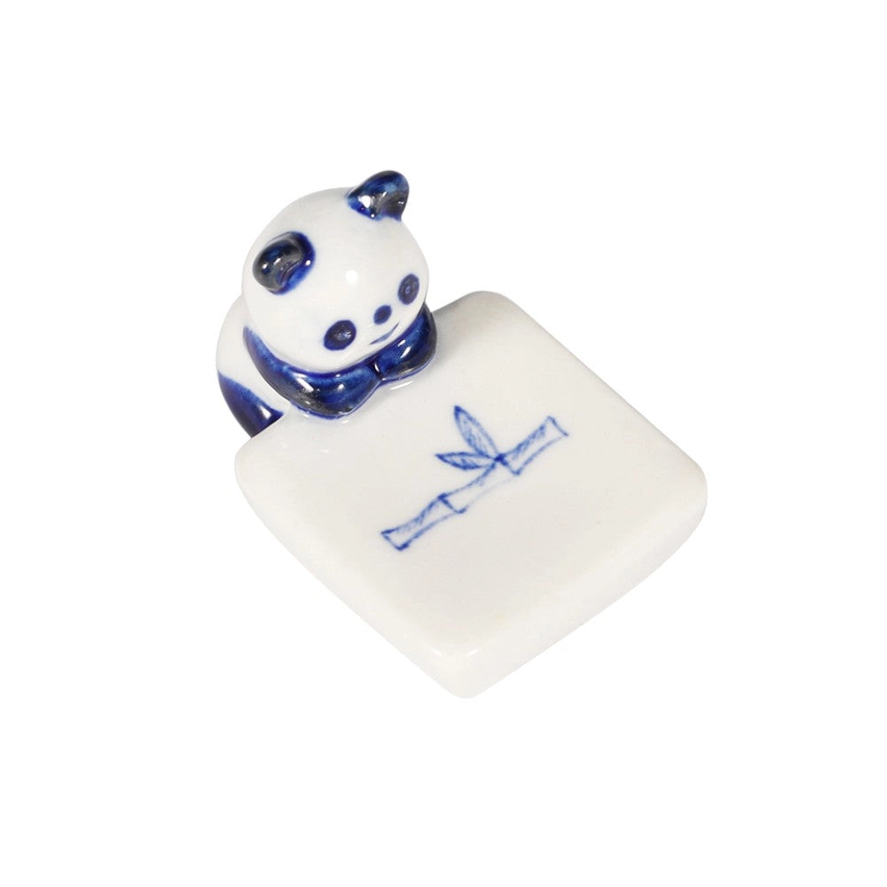 These cute ceramic rests are a perfect stationery addition to your desk! Use them for pens, paint brushes, or take them to your kitchen as a chopstick rest!

Size: 1.75"L
Material: Porcelain
Weight: 1.6 oz
Origin: China