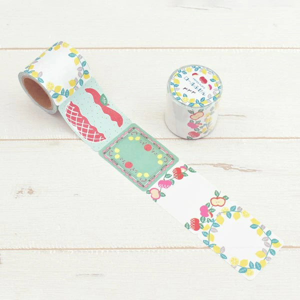 Perforated sticky notes in a roll. Designs can be torn off easily and be used individually.&nbsp;

Each roll has 100 pieces of sticky notes with 4 designs (25 pieces for each design).


Size of each sticky note: 40mm x 50mm
4 designs x 25 sheets each (100 sheets in total)
Includes 1 roll of sticky notes
Country of manufacture: Japan
Material / component: High quality paper