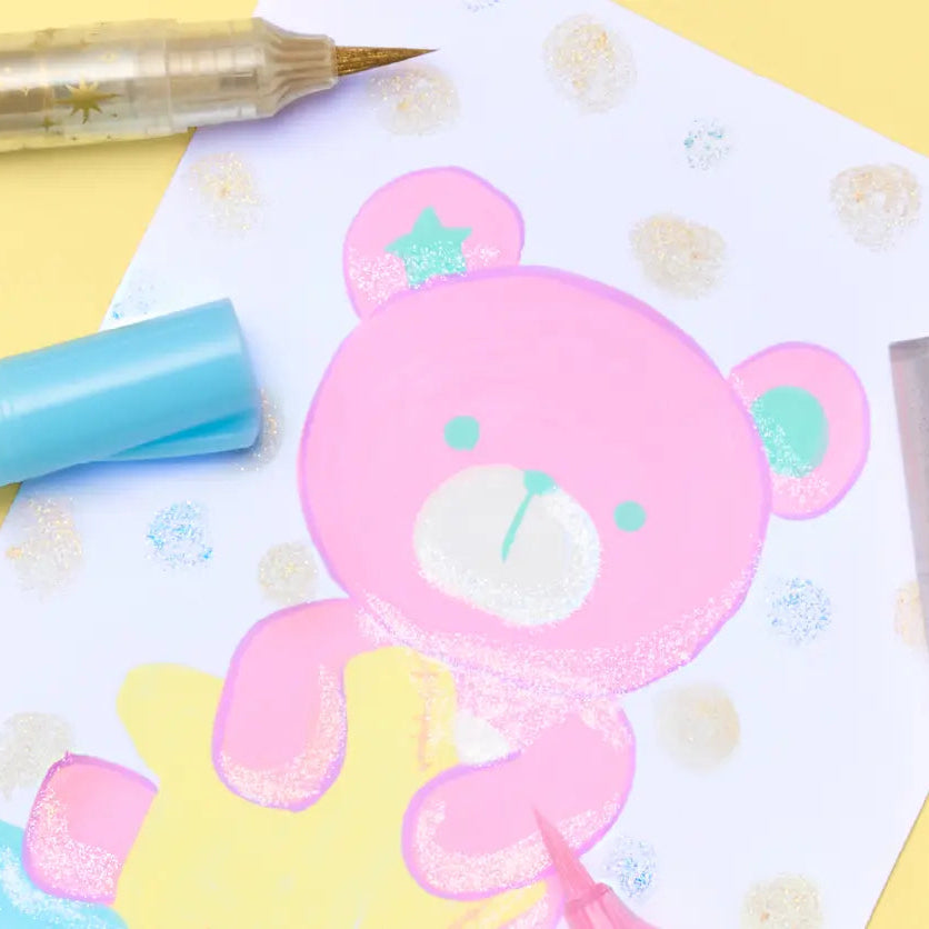 This is a limited edition starter set that combines the original multi-case with one color of Starflake Blush and two colors of "Milky Blush". It also comes with a leaflet with tips and examples for color matching.

Starflake Blush Glitter-only brush pen

The base ink is colorless and transparent, so you can draw on top of text and illustrations. In addition, by layering the glitter, it is easy to adjust the amount of glitter, allowing you to freely create your desired level of brilliance.