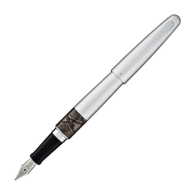 The Pilot Metropolitan Animal Collection brings a bold and stylish edge to everyday writing with its variety of animal prints that gives each design its own distinct pattern.