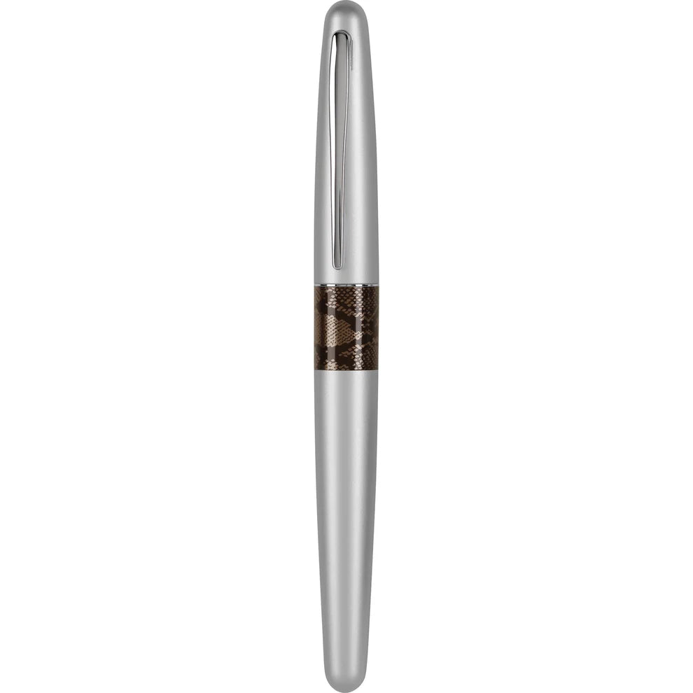 The Pilot Metropolitan Animal Collection brings a bold and stylish edge to everyday writing with its variety of animal prints that gives each design its own distinct pattern.