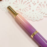 For 35 years, Kin Chi has been part of countless writing moments, each stroke as soft as moonlight and as fluid as starlight.

To honor this milestone, Kin Chi introduces the 35th‑anniversary Pilot Capless Starry Moon. Its pink‑to‑purple gradient, paired with matte gold moon and star motifs, reflects the quiet brilliance of the night sky and celebrates Kin Chi’s luminous 35‑year journey.