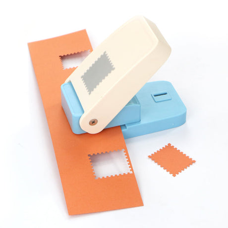 This craft rectangular hole punch is made of high-quality plastic and stainless steel. Its smooth lever-assisted mechanism allows for quick cutting of cardstock, enabling clean and efficient one-handed operation.&nbsp;

This rectangular stamp pattern hole punch is suitable for making gift labels, greeting cards, message cards, art and design projects, bookmarks, and other DIY projects. Designed for beginners and experienced crafters alike, it's suitable for card making, scrapbook pages, birthday cards, Chri