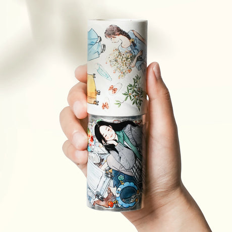 Weekend energy, beautifully illustrated.
The Pre-cut Hello Weekend Wide Washi/PET Tape features a gentle, lifestyle-inspired character embracing all the calm, restorative activities we love — from peaceful reading breaks to scenic bike rides, mindful journaling sessions, slow travel moments, and music-filled afternoons.