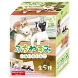 This is the newest addition to the popular "Futchiyasumi" series. Puppies of various breeds are using "Fuchiyasumi" to have a good night's sleep.... Their cute puppy-like pose is very cute!