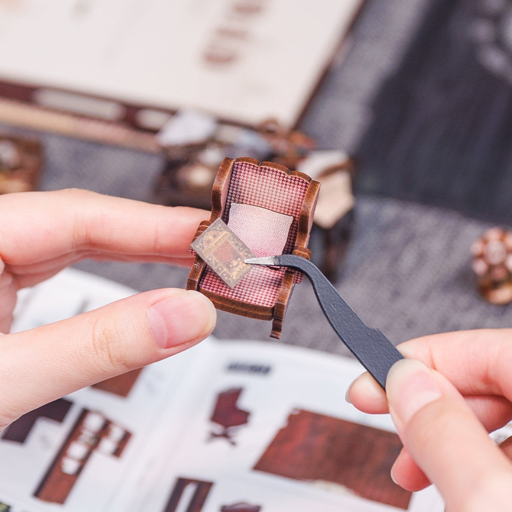 Book Nook Kit: Rose Detective Agency with Dust Cover