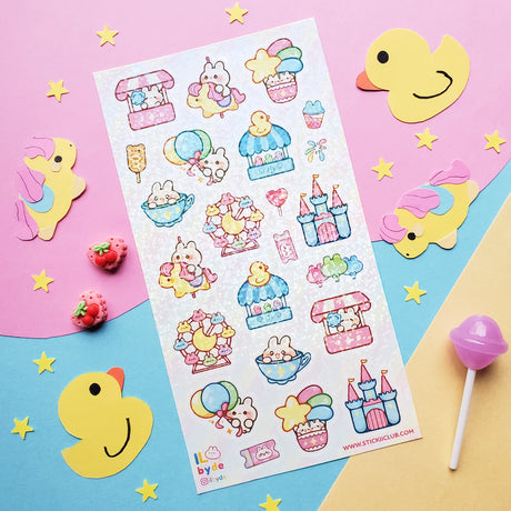 🎠🍭 @ilbyde brings us a ticket to the sweetest little amusement park around! Follow this playful bunny as they ride the ferris wheel, float in a hot air balloon, and hop from pastel booths for treats and prizes. With sugary swirls, adorable rides, and fairytale castles, this sheet is pure carnival-day magic.