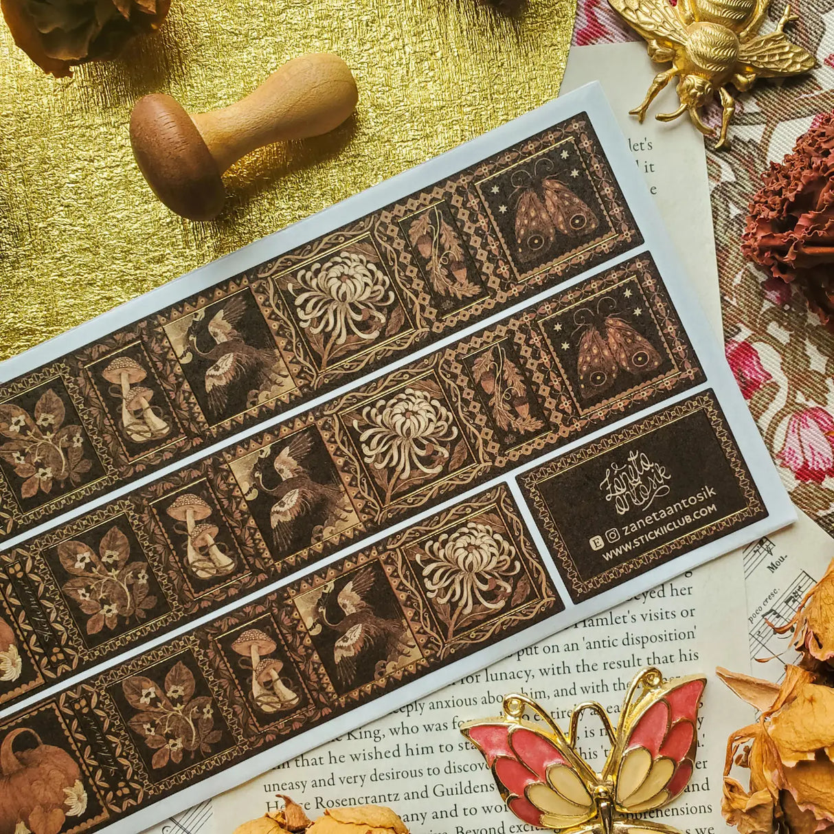 STICKII - Autumn in Gold Washi Sticker Sheet

🍂🕯️ A little moody, a little magical, and beautifully steeped in autumn charm, @zanetaantosik’s washi sheet feels like a cabinet of seasonal curiosities. Ornate frames hold pumpkins, mushrooms, moths, birds, blossoms, and acorns in rich shades of amber, brown, cream, and gold. This sheet is perfect for adding a warm vintage touch to journals, letters, and cozy fall pages. Art by: @zanetaantosik

Top Coating: Gold Foil
Adhesive Layer: Paper
Backing Layer: Paper