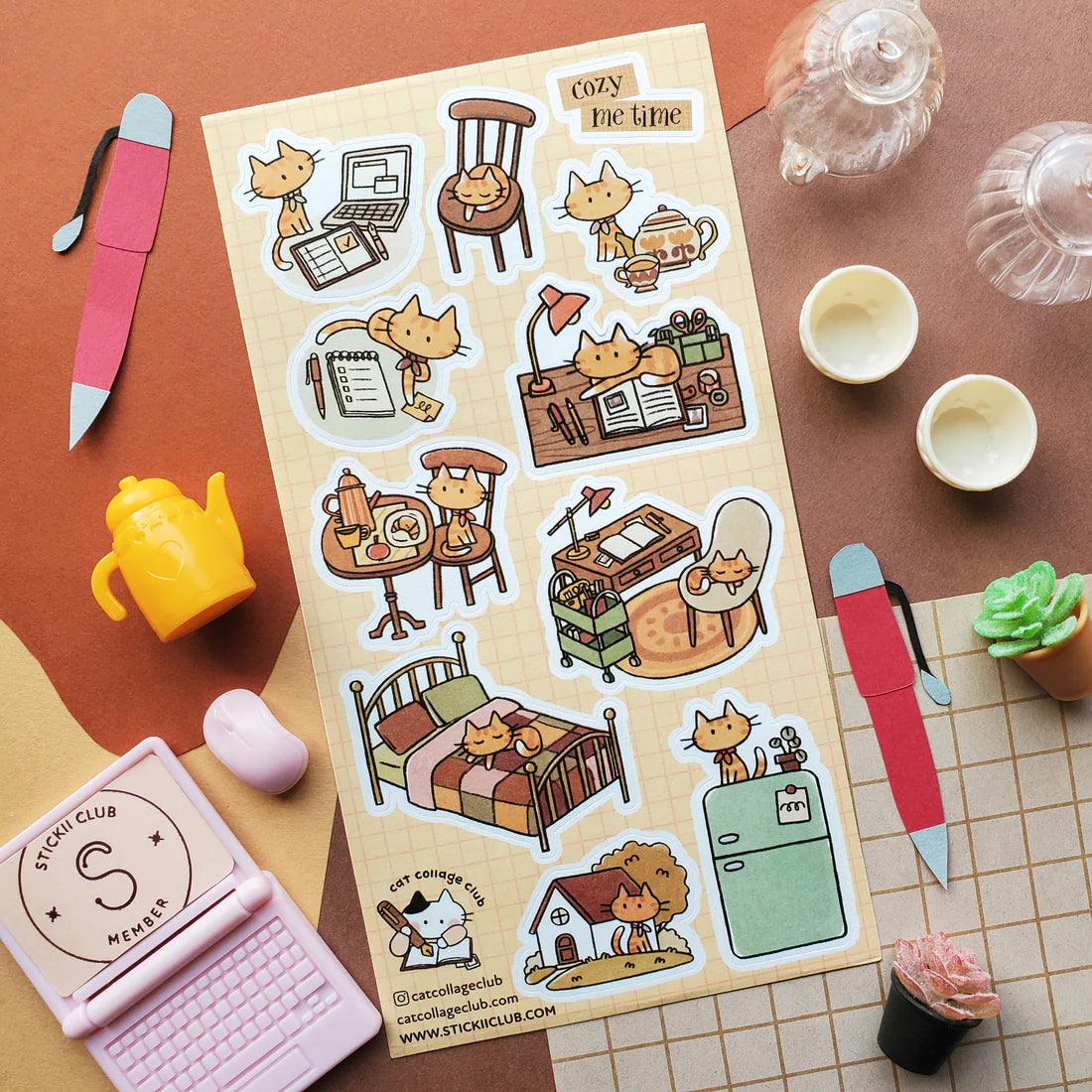 💤🐱 It’s time for some me-time magic with @catcollageclub’s snug-loving fluffball! From brewing a warm pot of tea to jotting down daydreams, tidying up their desk nook, and squeezing in catnaps absolutely everywhere, this charming kitty has the purr-fect cozy day all planned out.