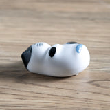 These cute ceramic rests are a perfect stationery addition to your desk! Use them for pens, paint brushes, or take them to your kitchen as a chopstick rest!

Size: 2"
Material: Ceramic
Weight:1.6 oz (45.36 g)
Origin: China