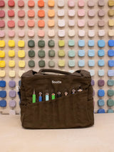 Soolla® Studio Bag – Coffee Bean 

Your art is bold. Your bag should be too. The world's most loved art supply bag, pottery tool bag & knitting project bag – backed by over 20,000+ global artists!