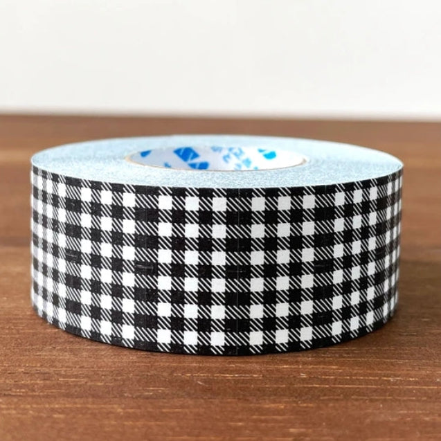 Stamp Marche Gingham Label Sticker Roll - Black

Label stickers with Stamp Marche original designs.&nbsp;These are stickers originally for price tag applicators,now featuring a gingham check pattern!&nbsp;They can also be used to seal letters and envelopes, or as decorative materials for your planner. Fold them in half to use as index stickers or write or stamp them. Each pack contains 1,000 stickers with the same design, making them ideal for daily use or sharing.

Product Size: Approx. 55 x 21.6 mm in dia