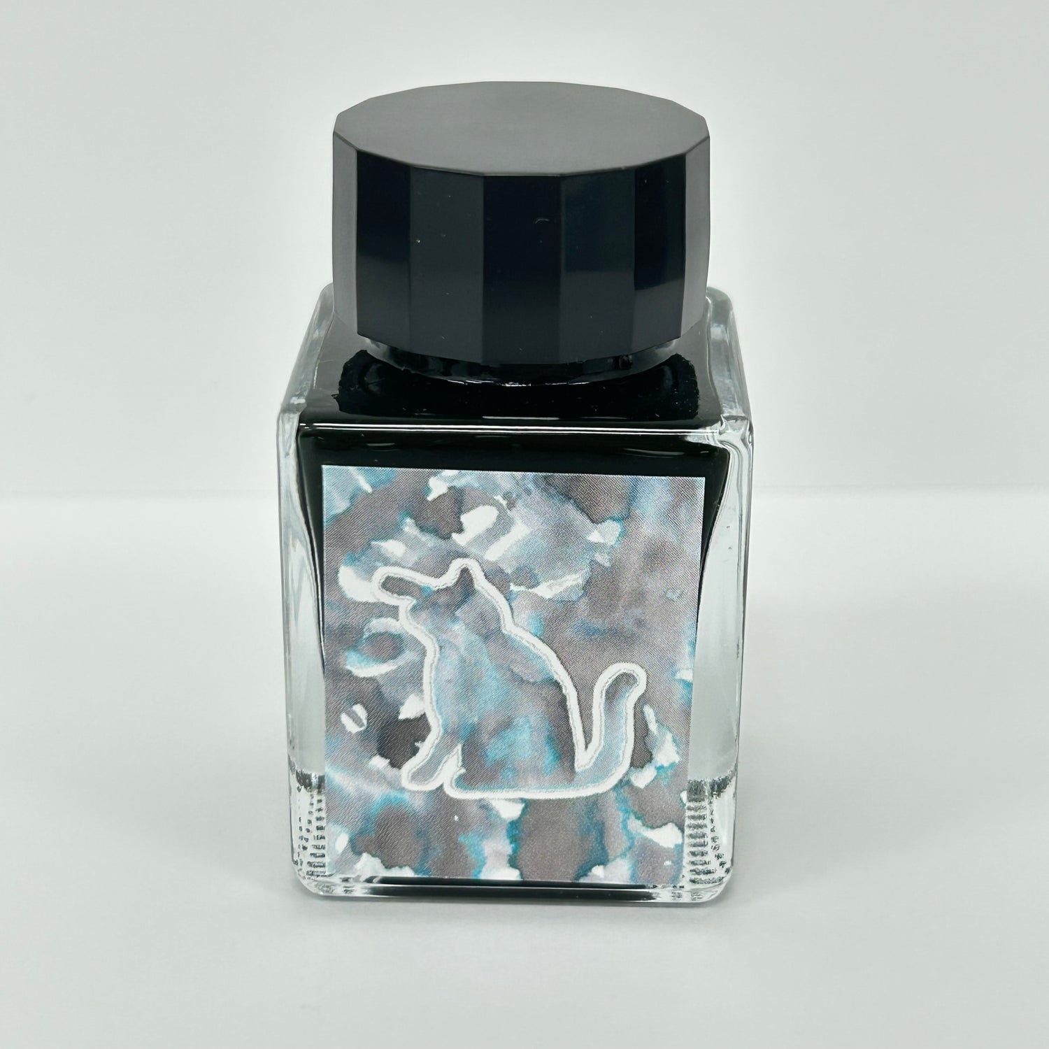 TONO &amp; LIMS Ink- Special Collaboration - Cafe Cally - Myo Cat

The Special Collaboration collection features inks from Tono &amp; Lims&nbsp;and Cafecally, a shop based in Korea. These collaboration inks shine uniquely with a beautiful mixture of colors that complement each other.

Collaboration with Cafecally
30ml

Dye-based ink