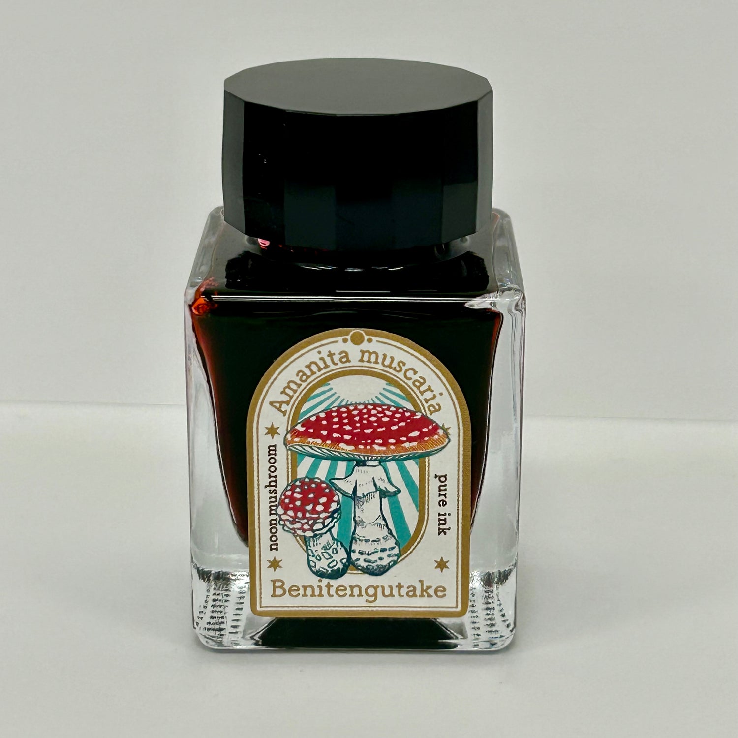 TONO &amp; LIMS Ink - Special Collaboration - Mushroom Image Ink Benitengutake Pure

The Special Collaboration collection features inks from Tono &amp; Lims during the "A Space Walk 2025" event in New York City! These collaboration inks shine uniquely with playful elements such as shimmer paired with fluorescent colors.

Collaboration with&nbsp;nocco
30ml

Dye-based ink