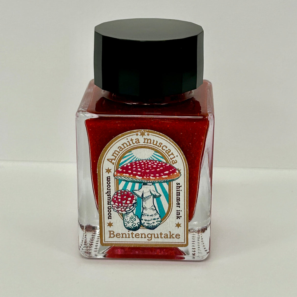 TONO &amp; LIMS Ink - Special Collaboration - Mushroom Image Ink Benitengutake Shimmer

The Special Collaboration collection features inks from Tono &amp; Lims&nbsp;during the "A Space Walk 2025" event in New York City! These collaboration inks shine uniquely with playful elements such as shimmer paired with fluorescent colors.

Collaboration with&nbsp;nocco
30ml

Dye-based ink
Shimmer